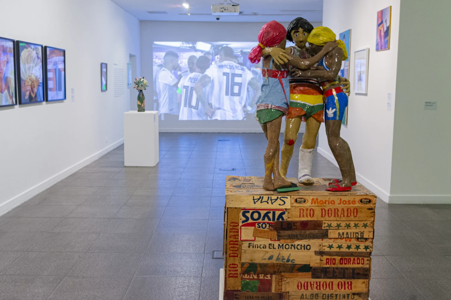 Figuritas — +44 artistas históricos y contemporáneos (2022)